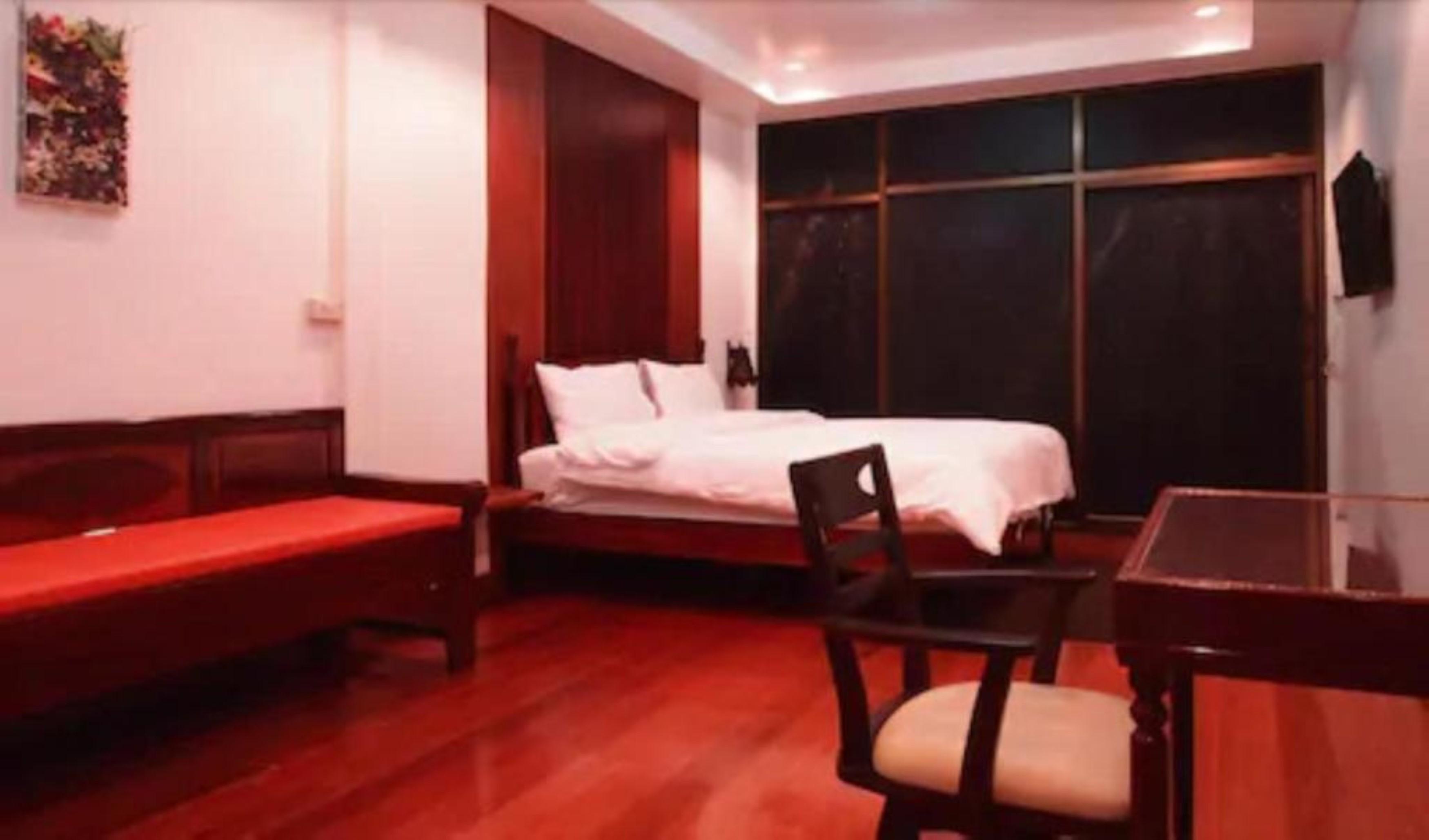 Issara House Bangkok Hotell Exteriör bild